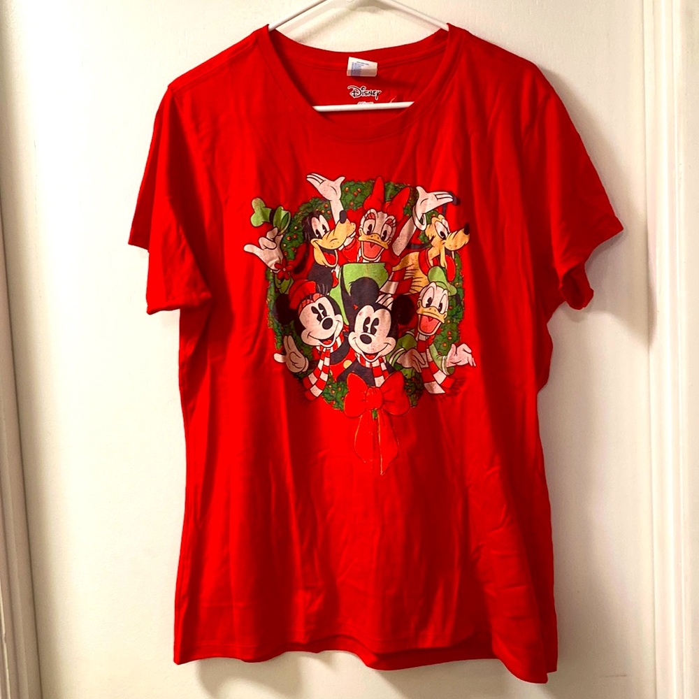(XL) Red Disney Christmas Shirt